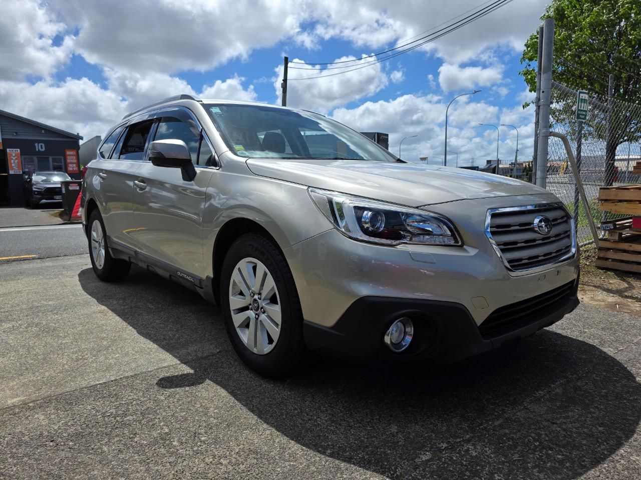 Vehicle image 4