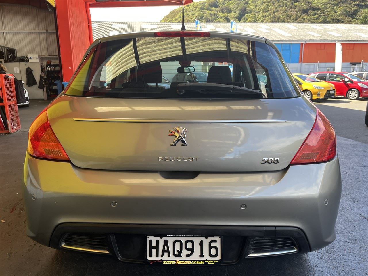 Vehicle image 5