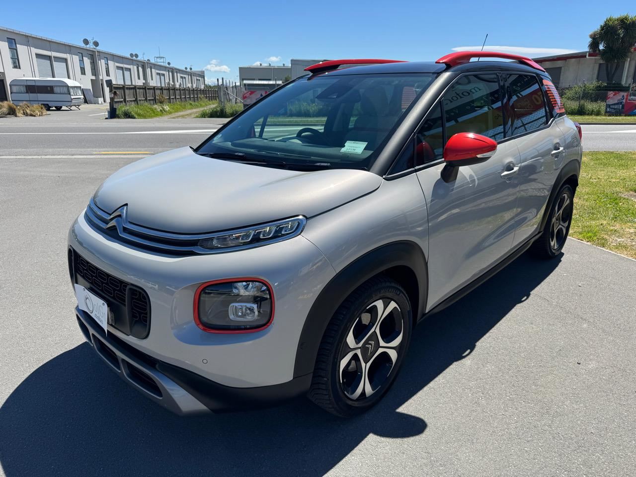 Vehicle image 4