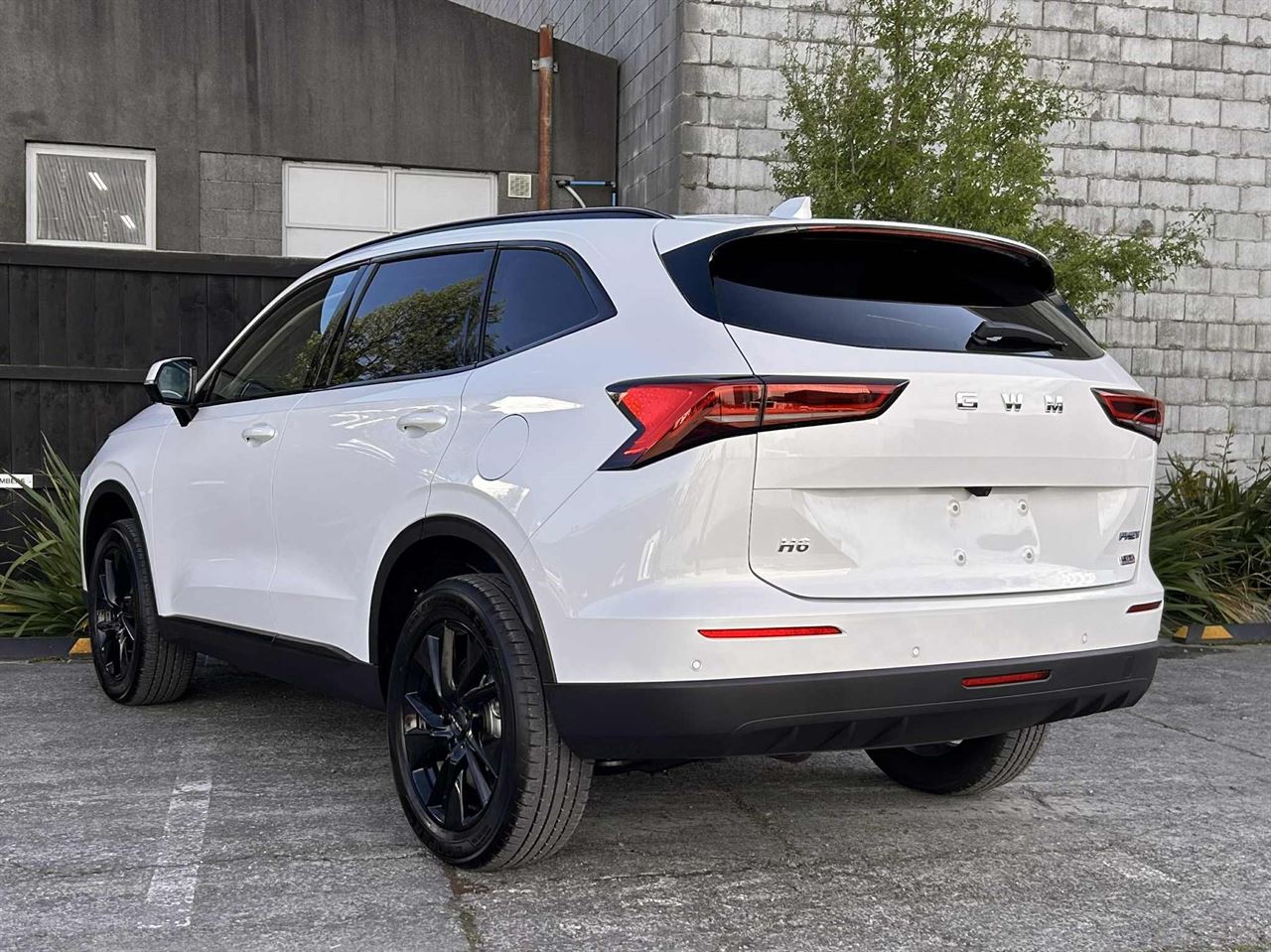 Vehicle image 4