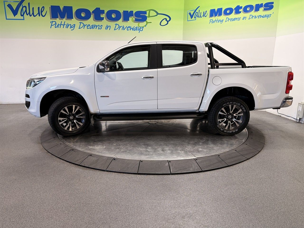 Vehicle image 4
