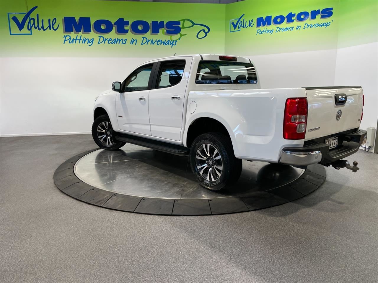 Vehicle image 5