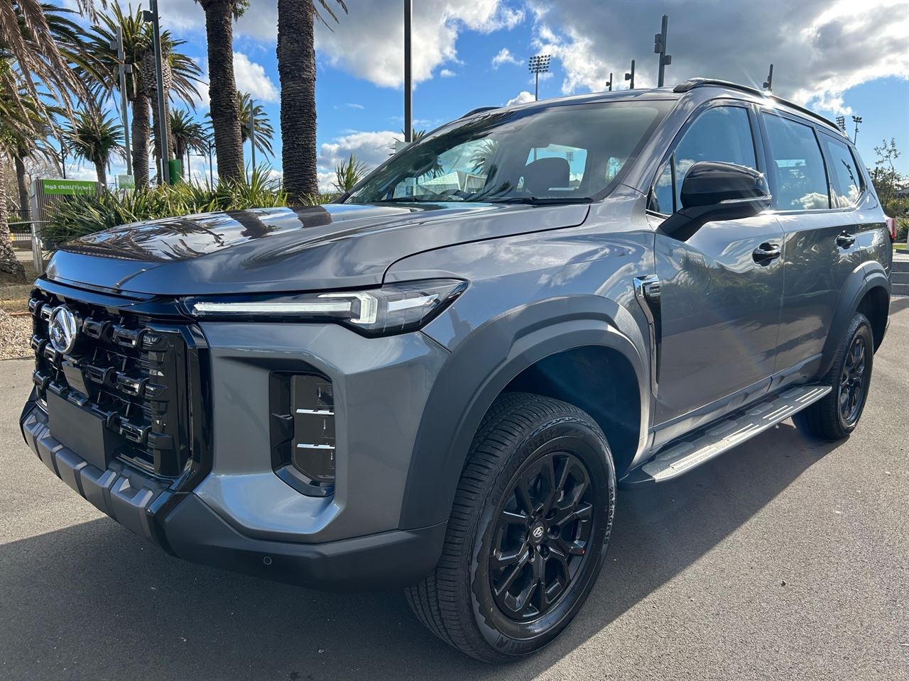 Vehicle image 3