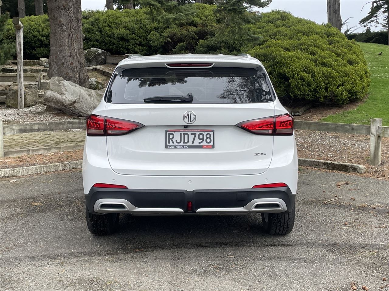 Vehicle image 5