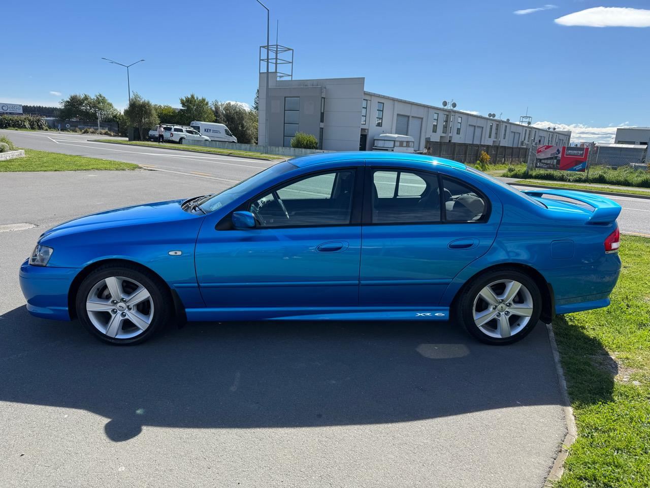 Vehicle image 5