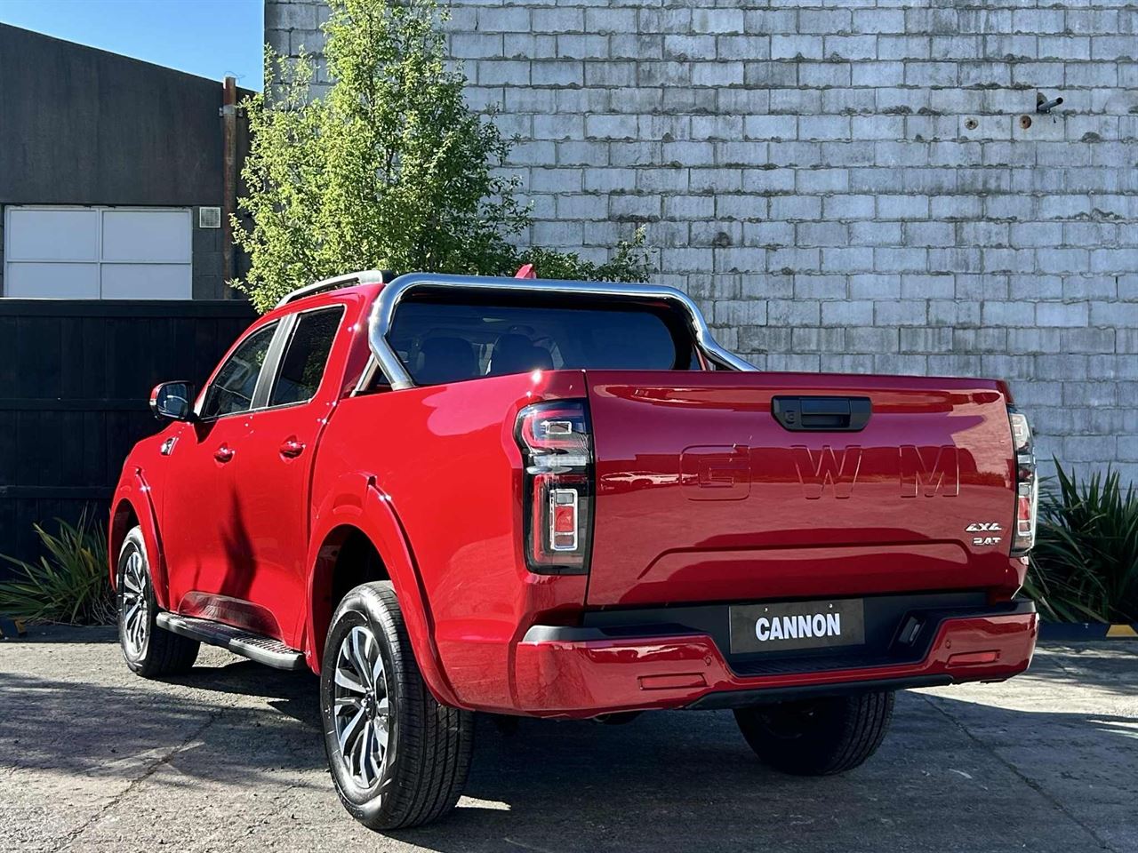 Vehicle image 4