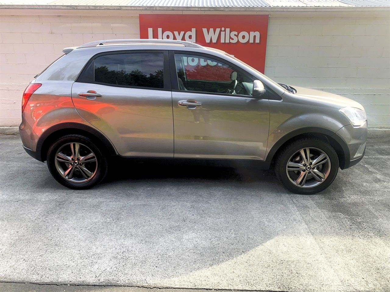 Vehicle image 3
