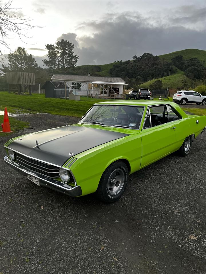 Vehicle image 4
