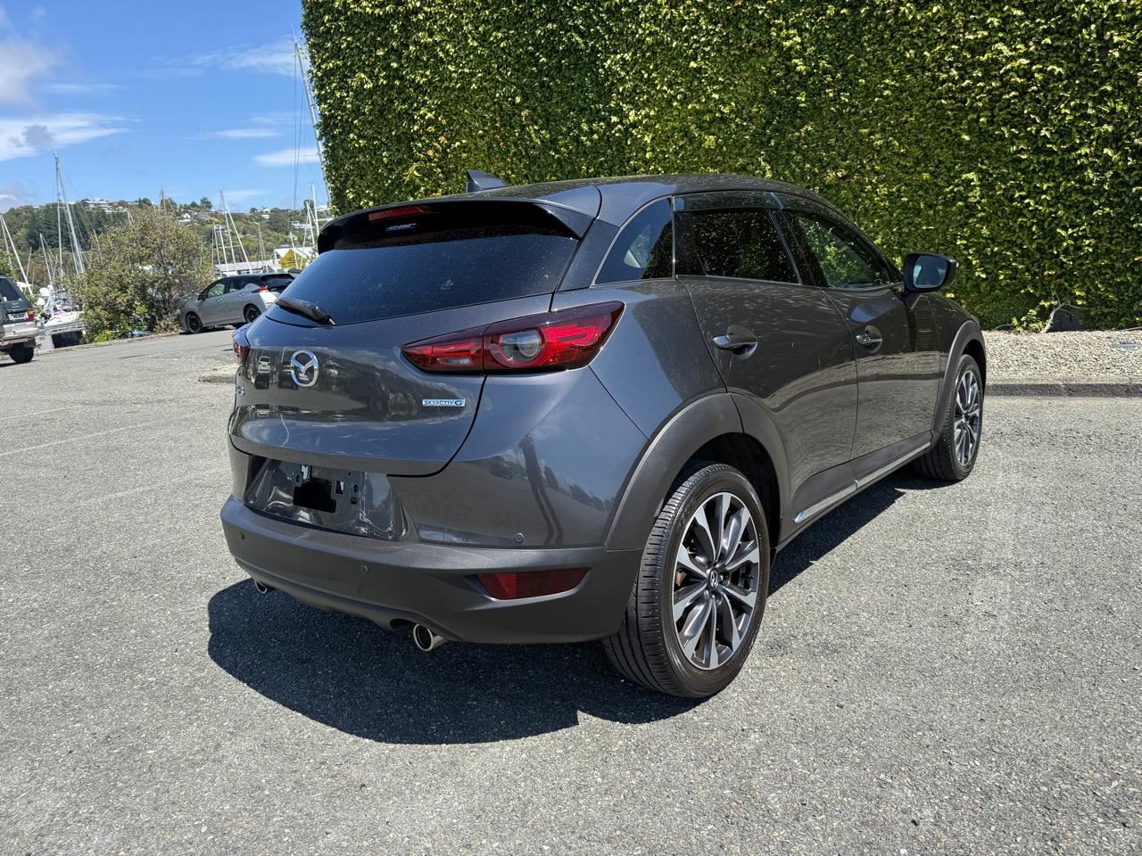 Vehicle image 5