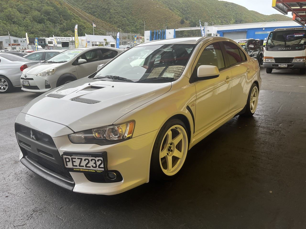 Vehicle image 3