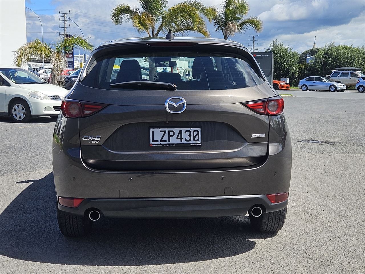 Vehicle image 4