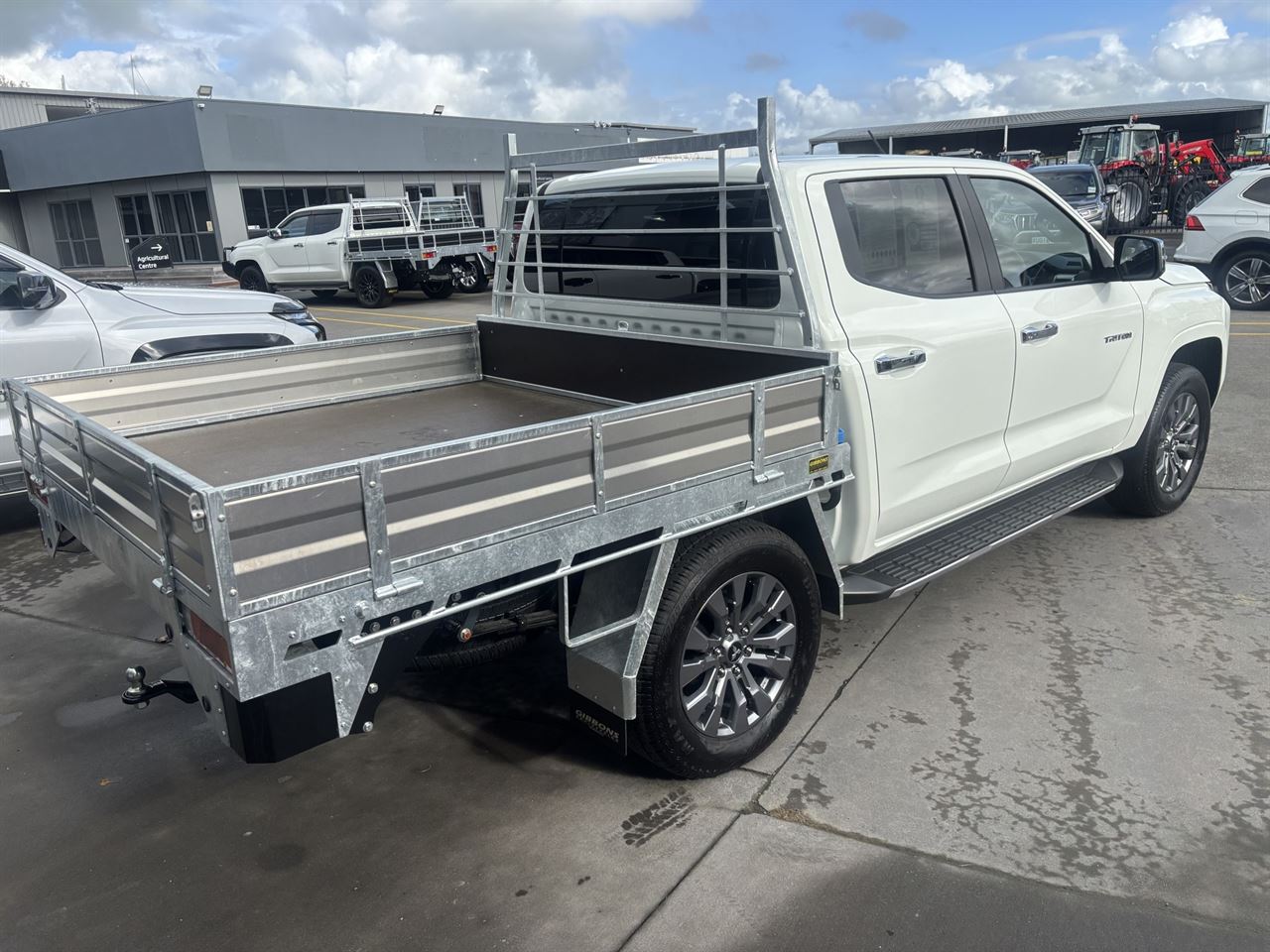 Vehicle image 3