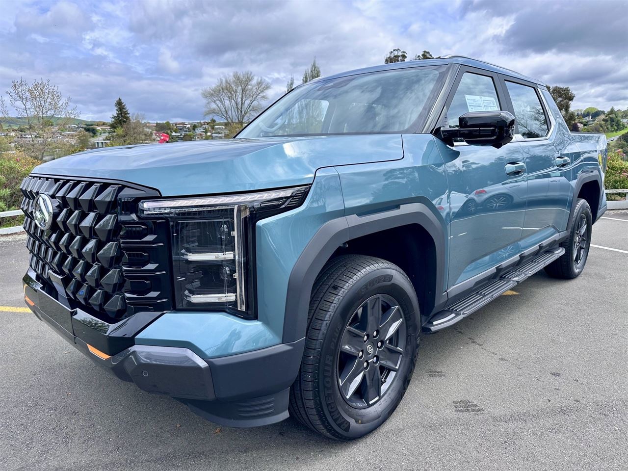 Vehicle image 4
