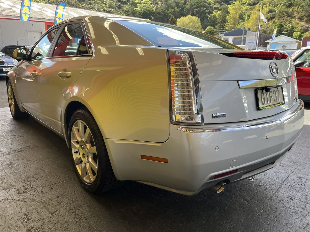 Vehicle image 4
