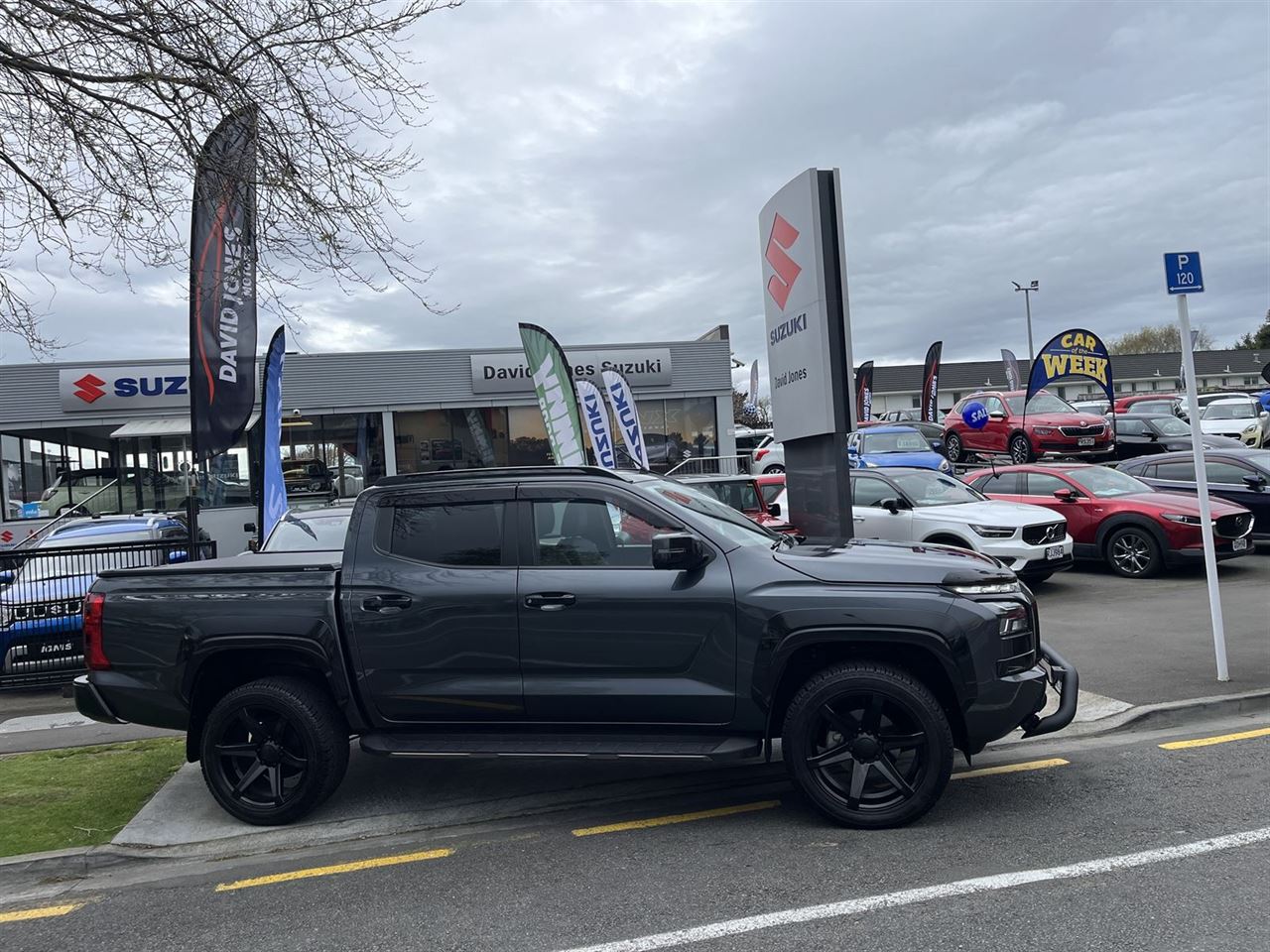 Vehicle image 4