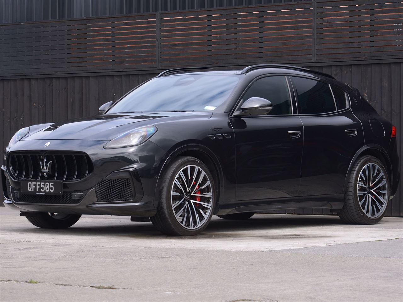 Vehicle image 5