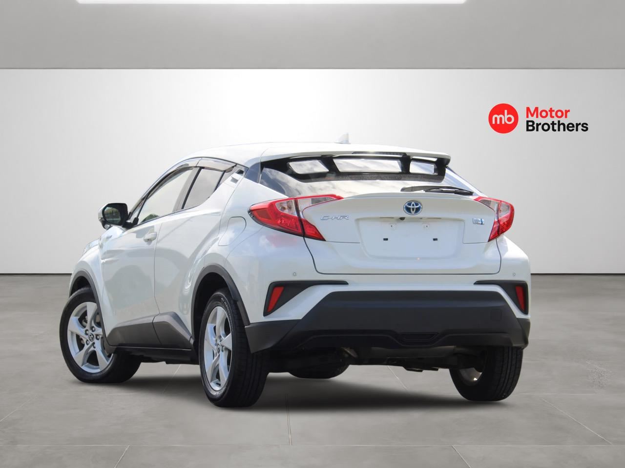 Vehicle image 4