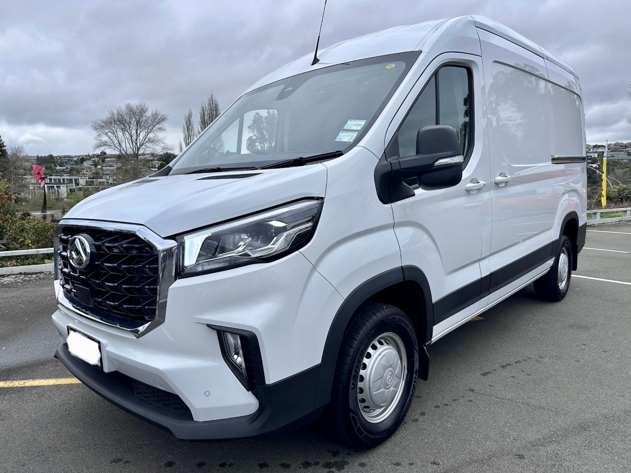Vehicle image 3
