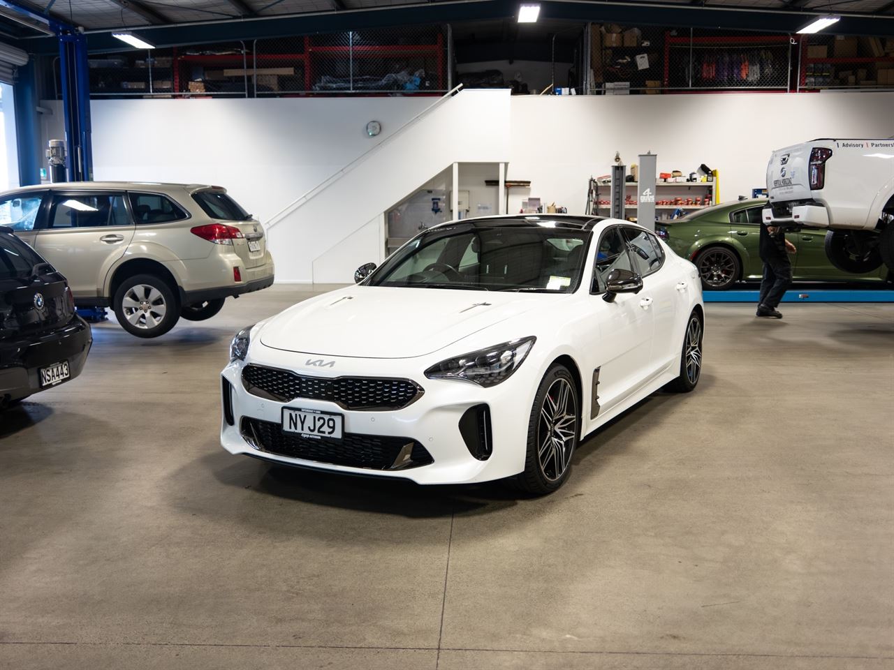 Vehicle image 4