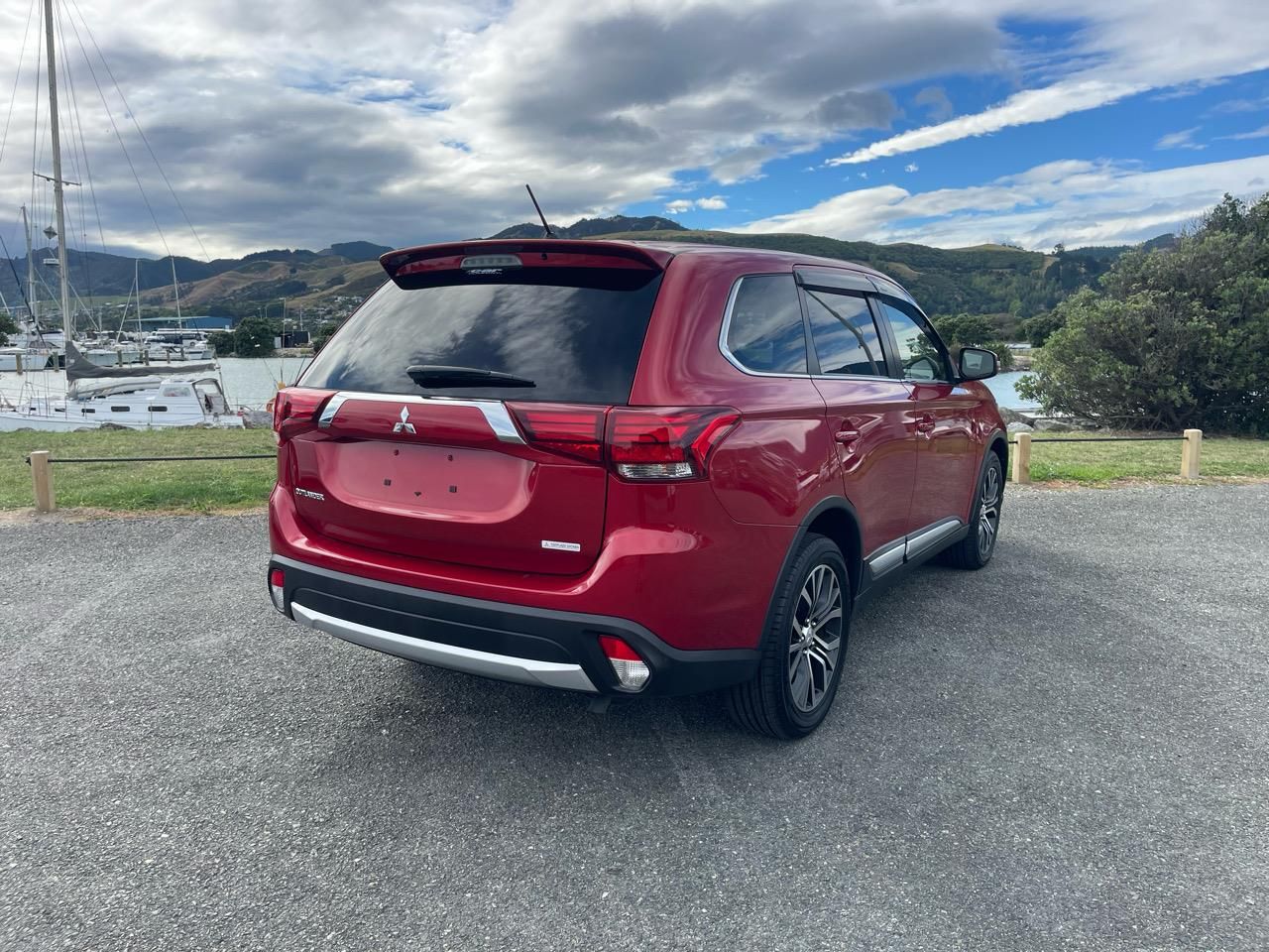 Vehicle image 5