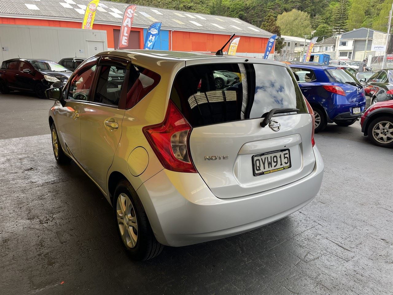 Vehicle image 4