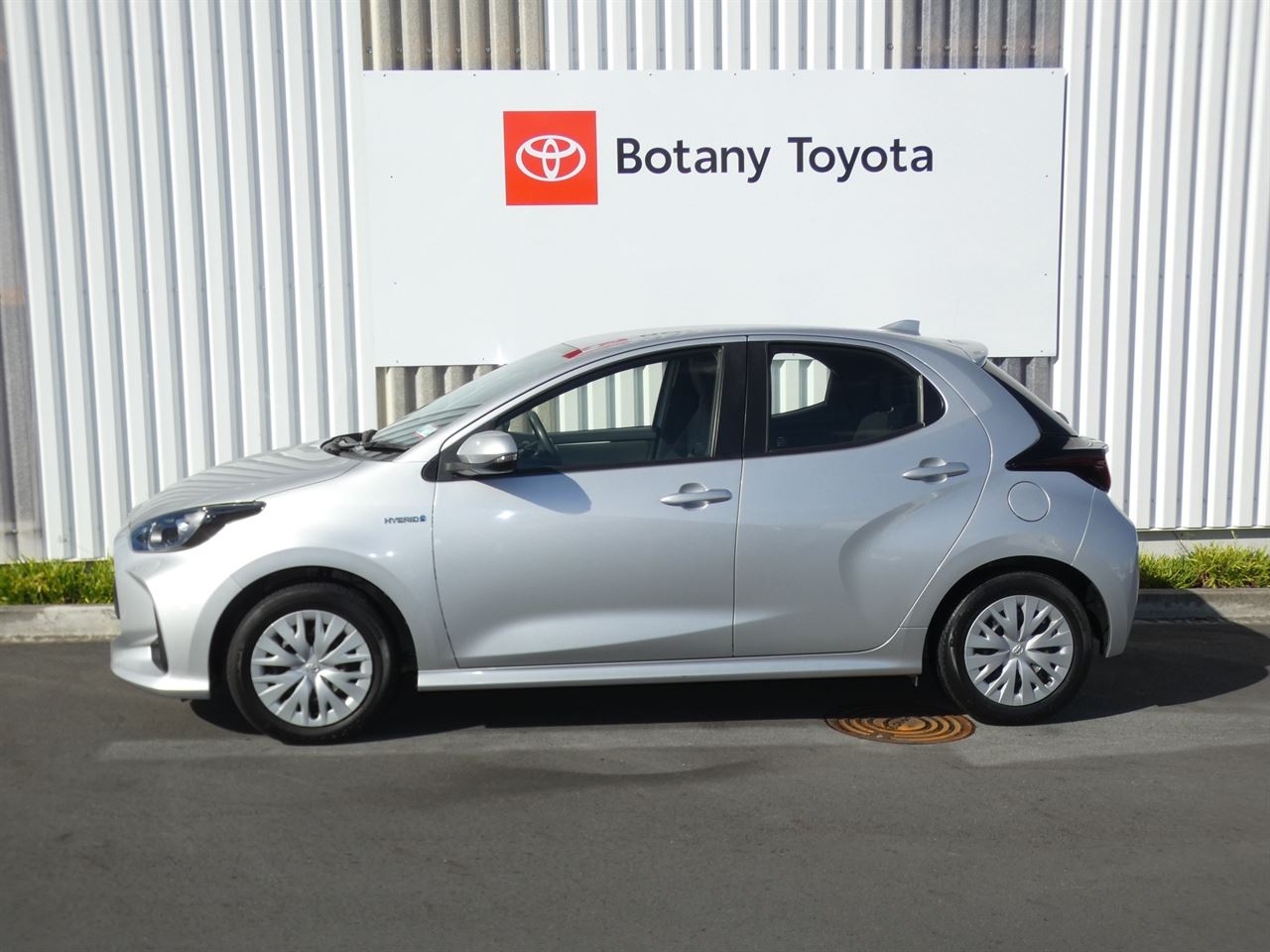 Vehicle image 5