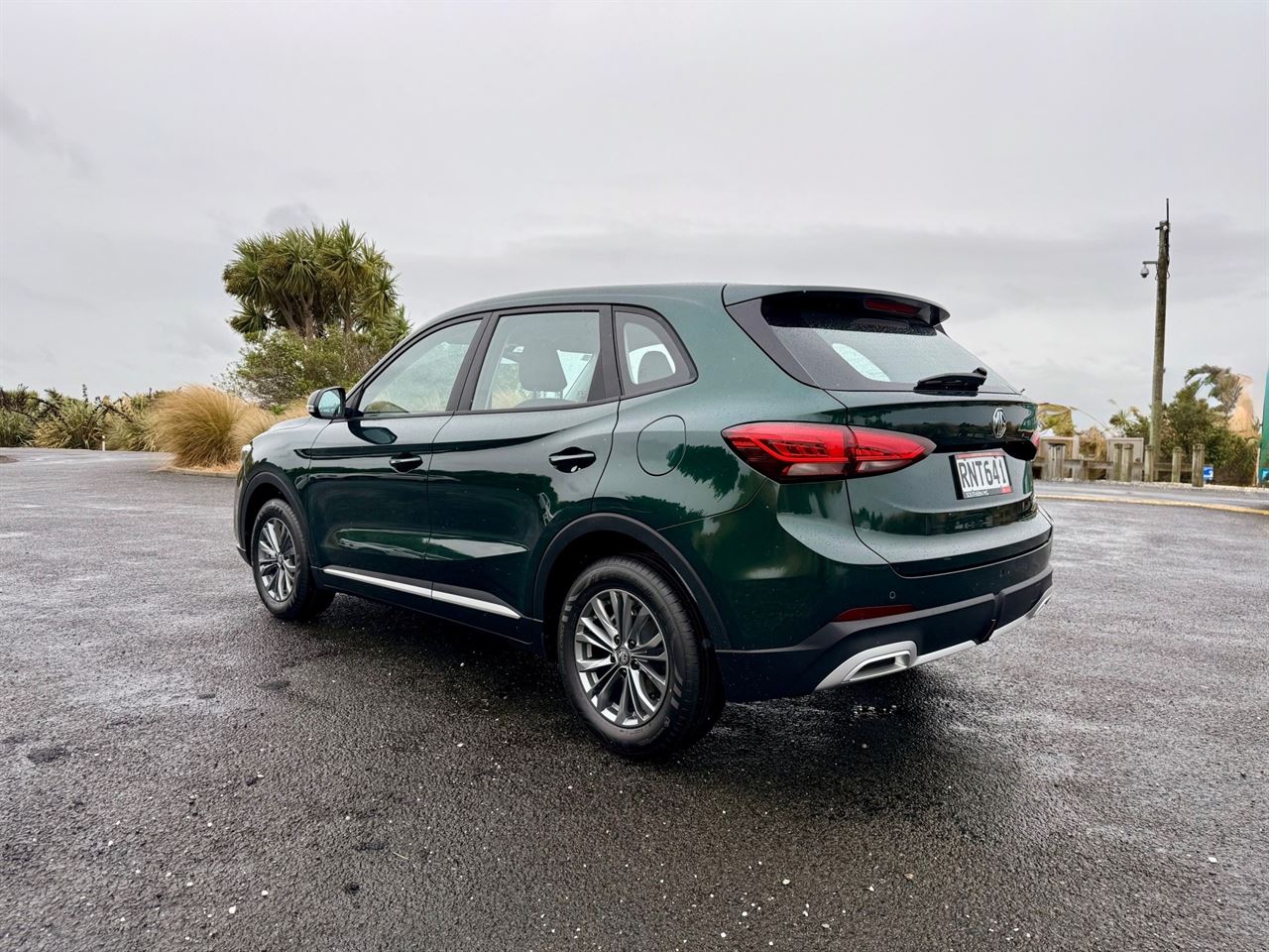 Vehicle image 5