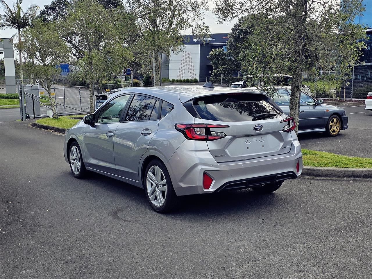 Vehicle image 5
