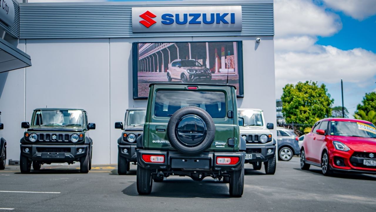 Vehicle image 4