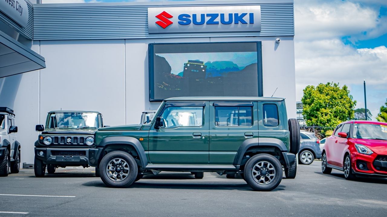 Vehicle image 5