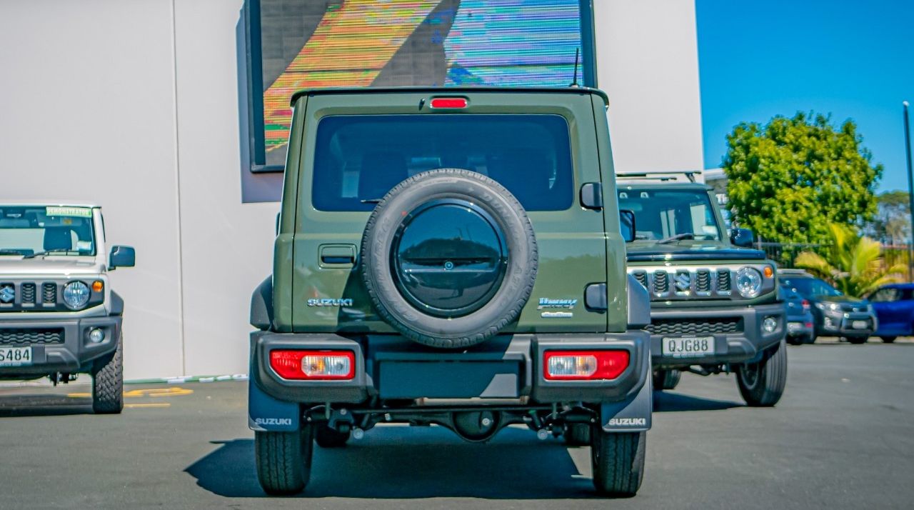 Vehicle image 4