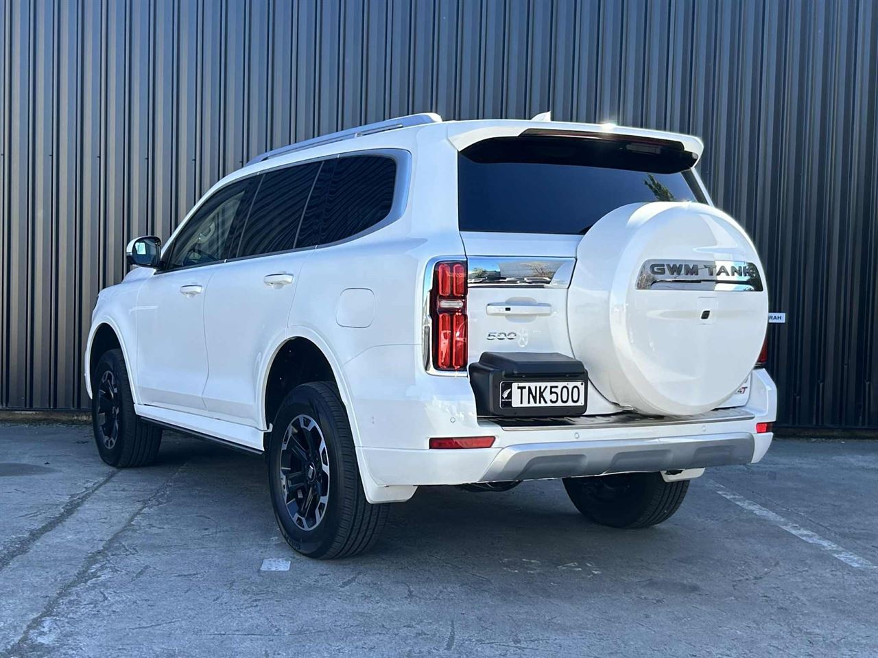 Vehicle image 4