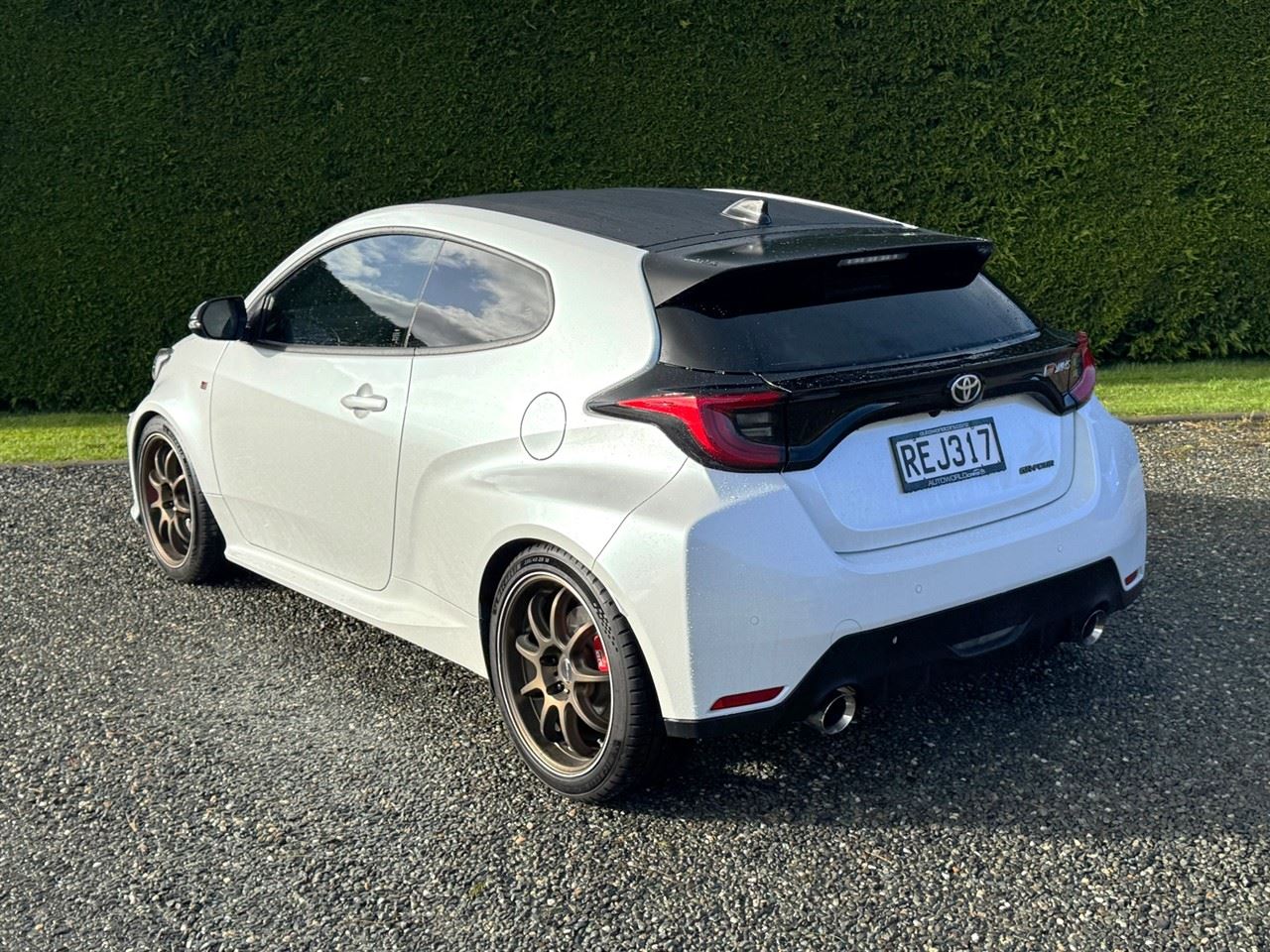 Vehicle image 3