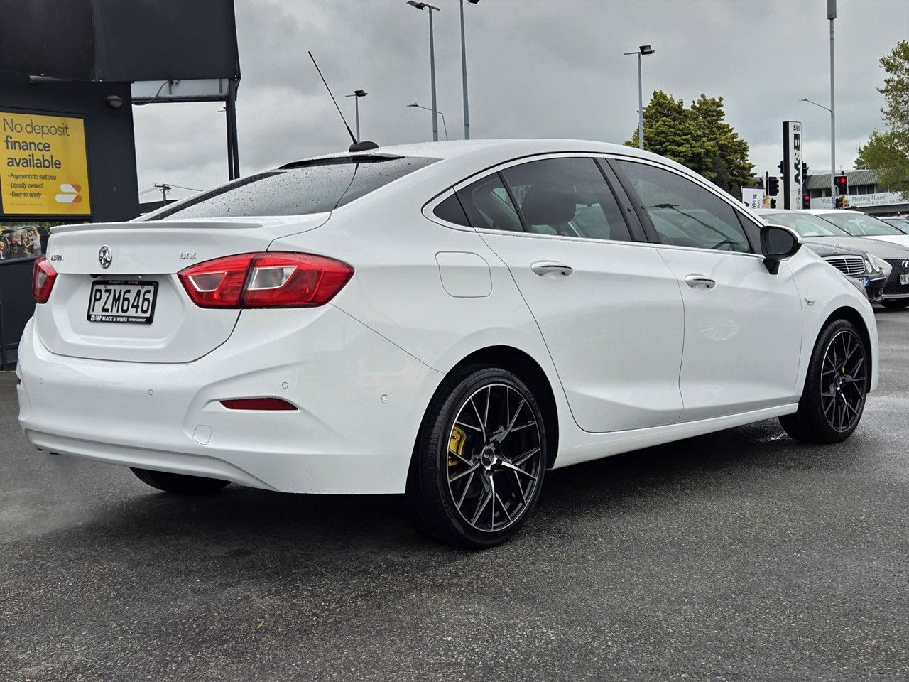 Vehicle image 3