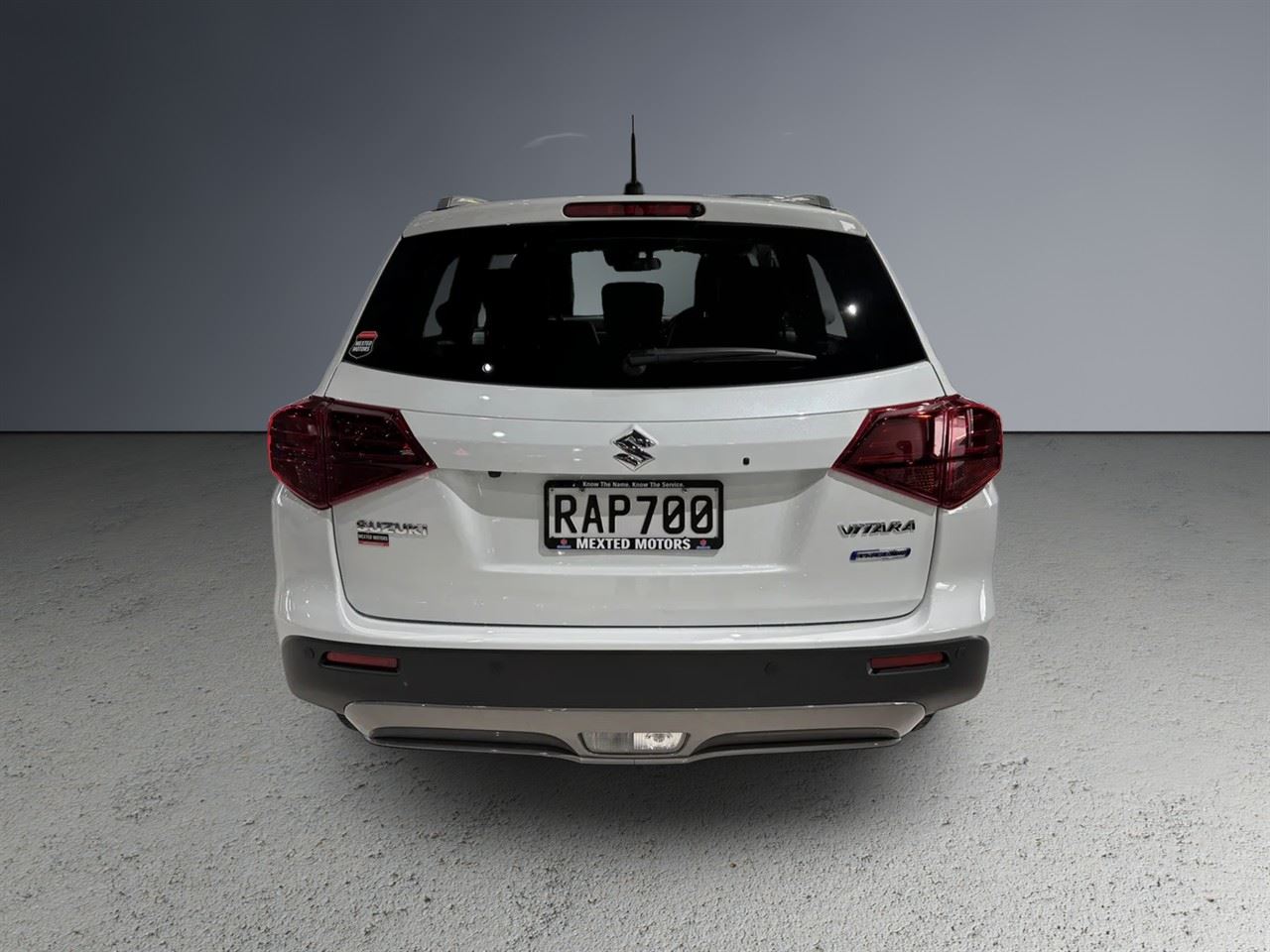 Vehicle image 5