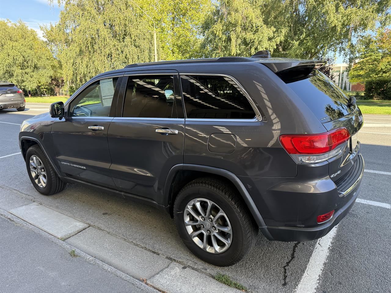 Vehicle image 4