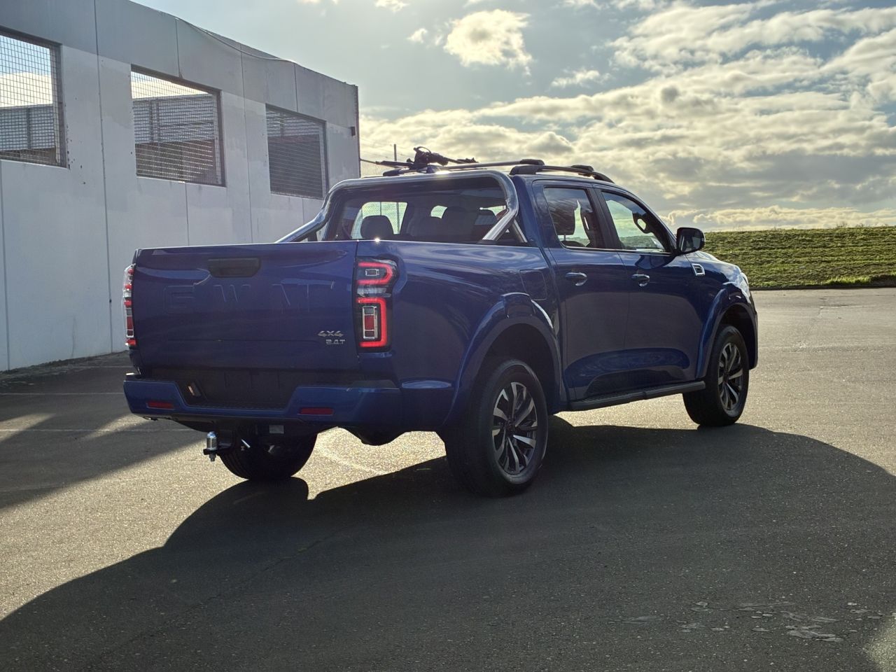 Vehicle image 3