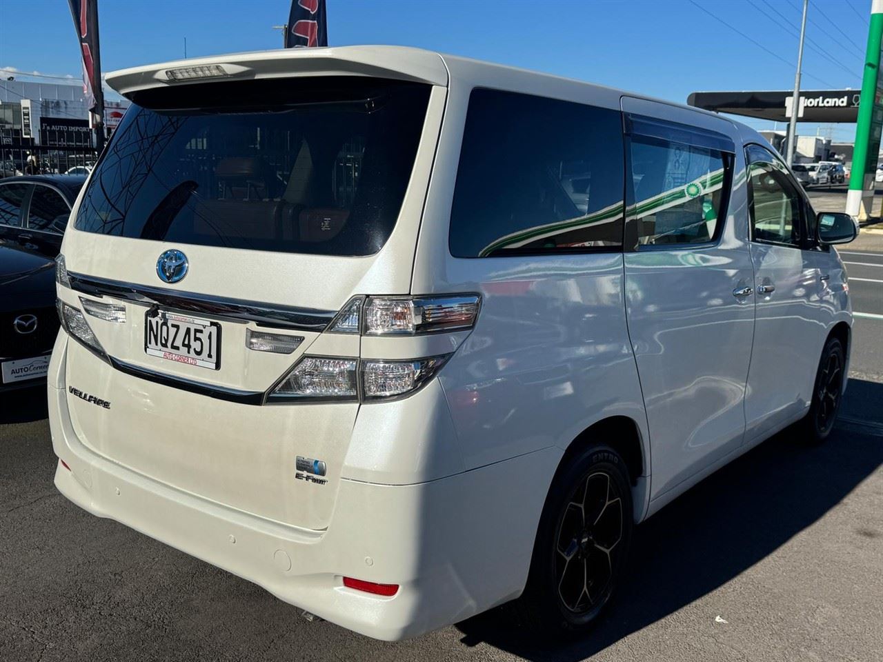 Vehicle image 4