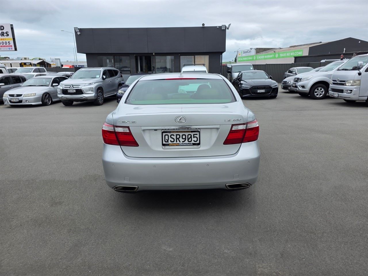 Vehicle image 3
