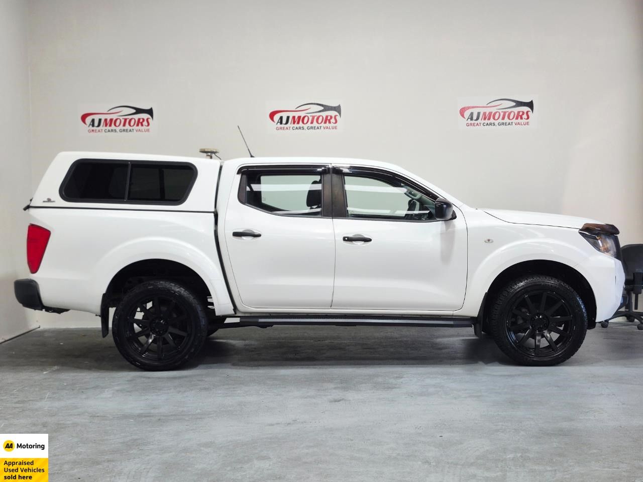 Vehicle image 3
