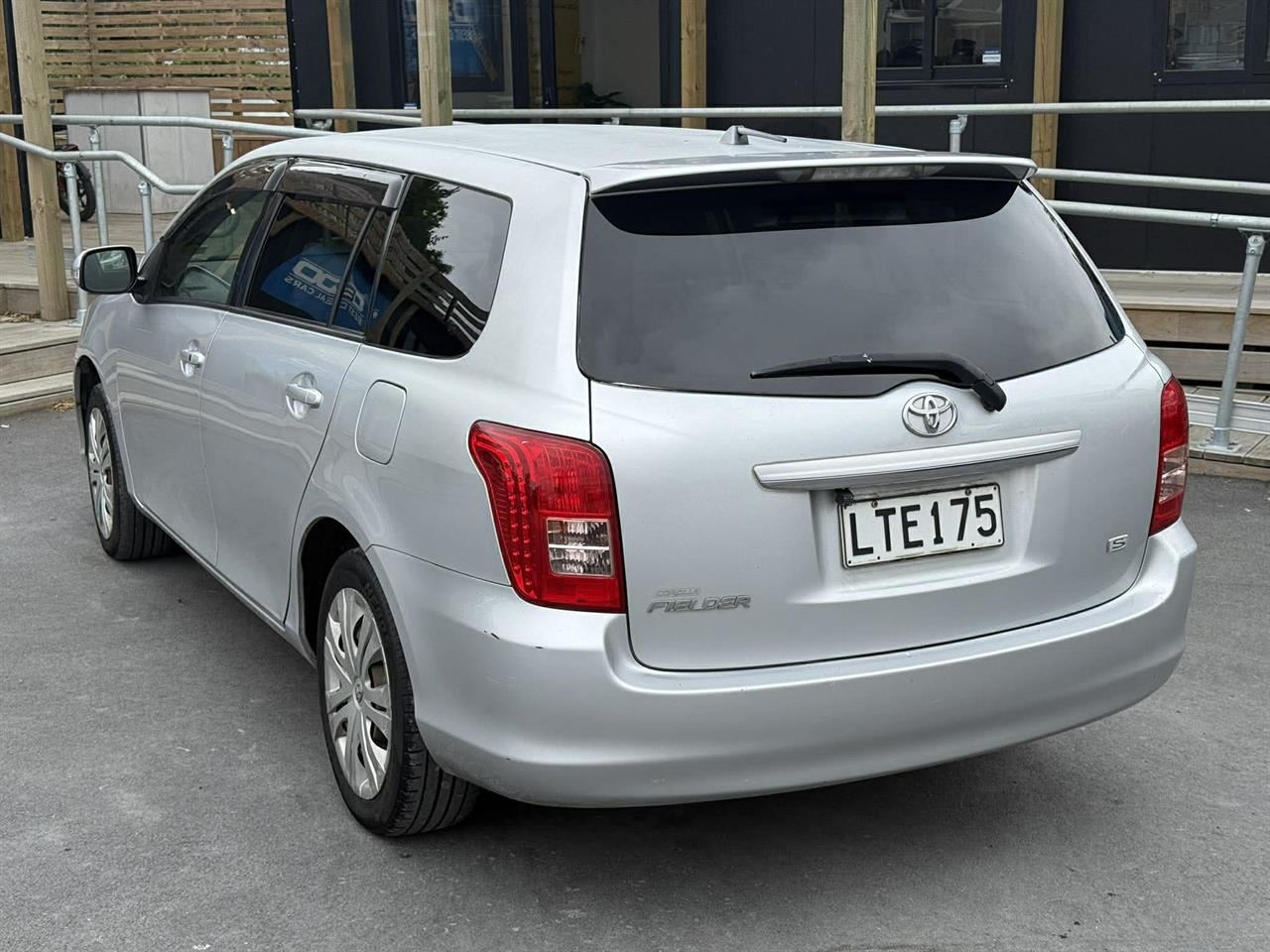 Vehicle image 4