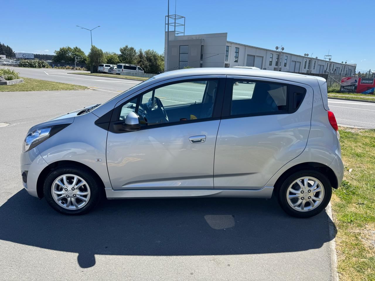 Vehicle image 5