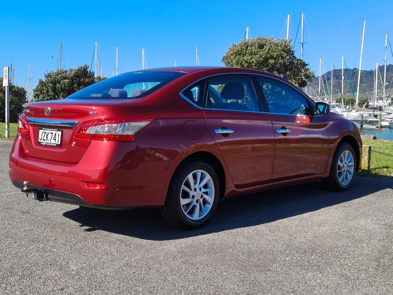 Vehicle image 3