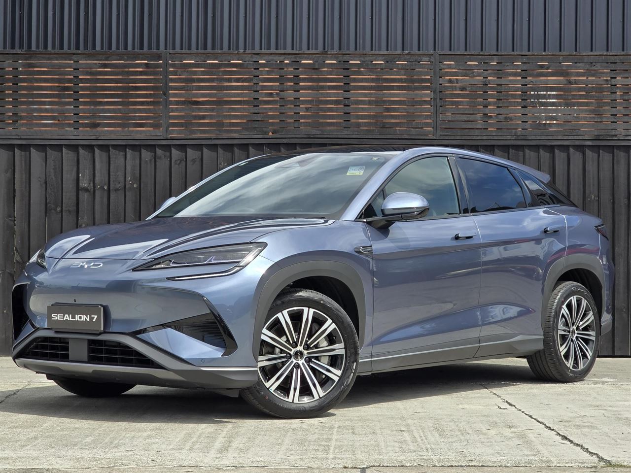 Vehicle image 5