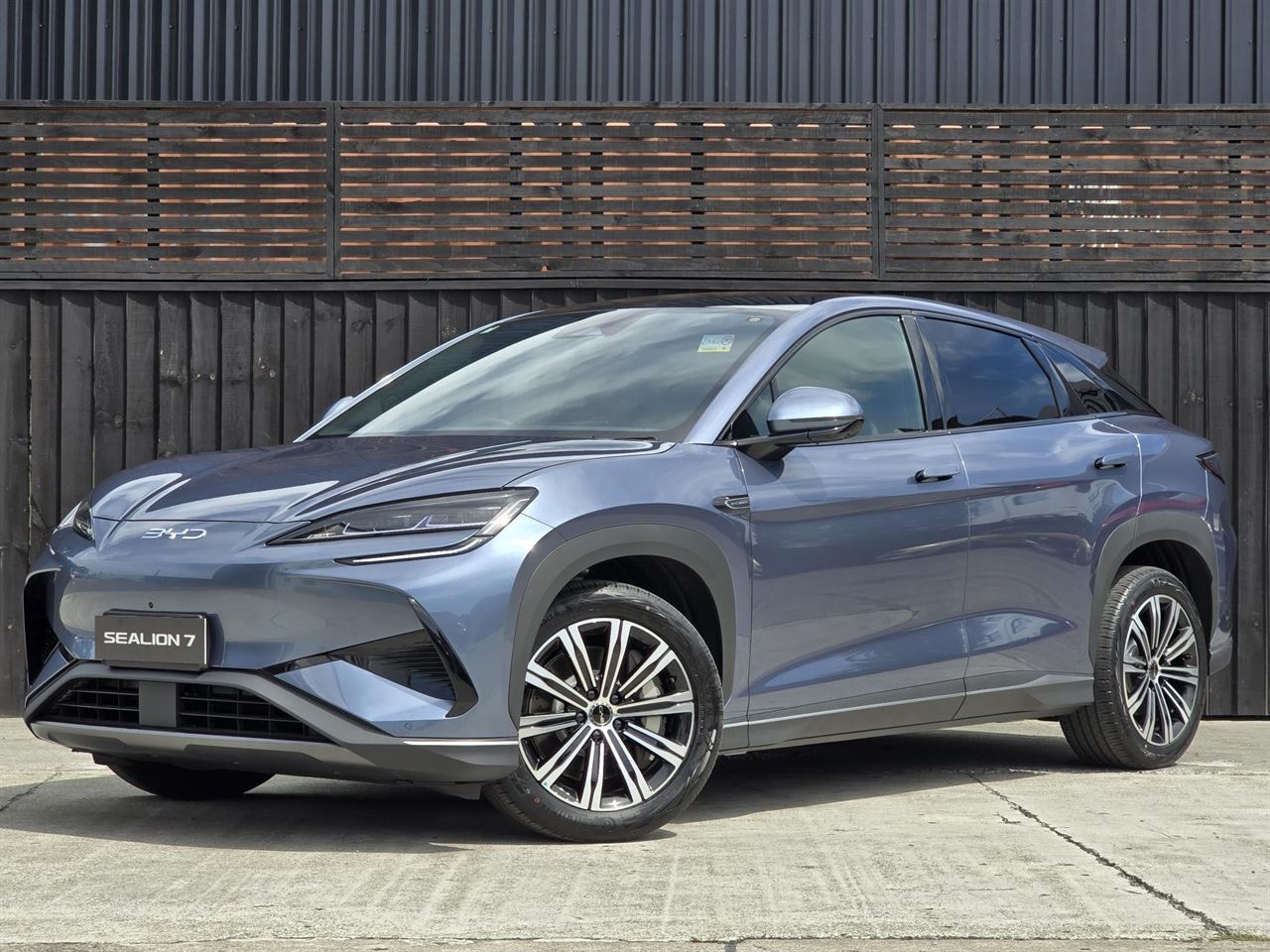 Vehicle image 5