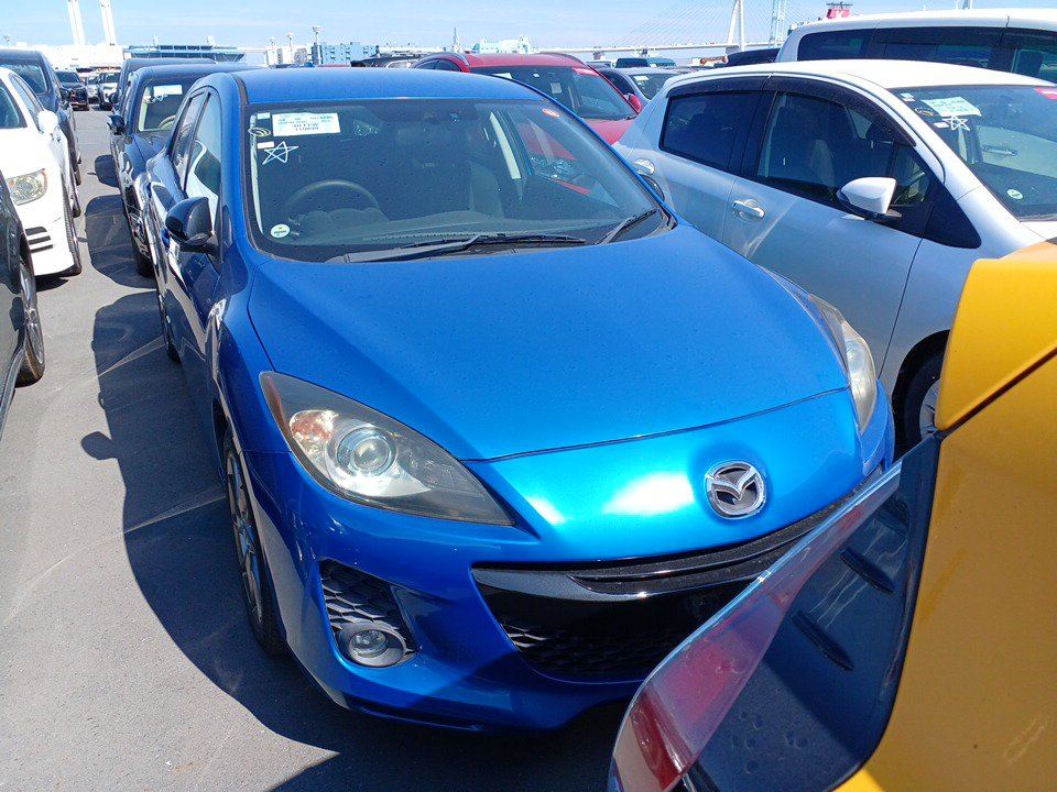 Vehicle image 3