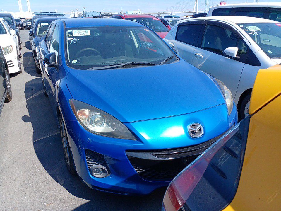 Vehicle image 3