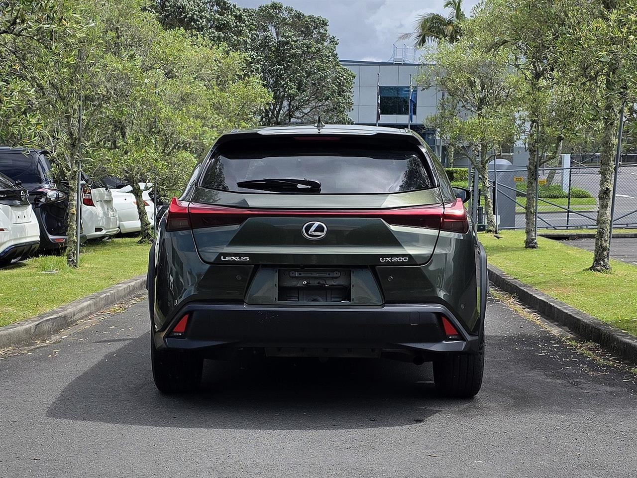 Vehicle image 5