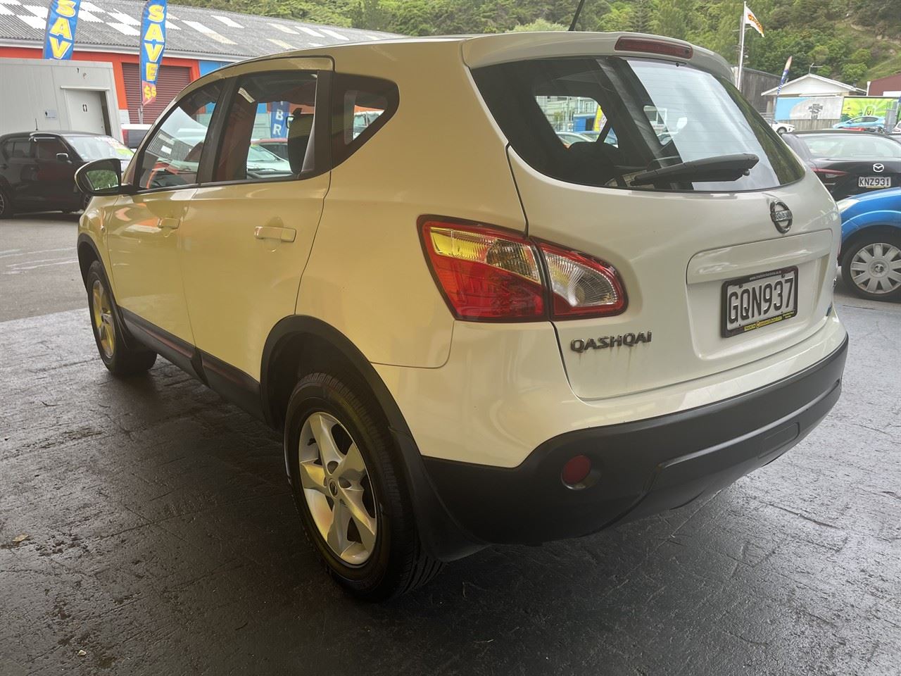 Vehicle image 4