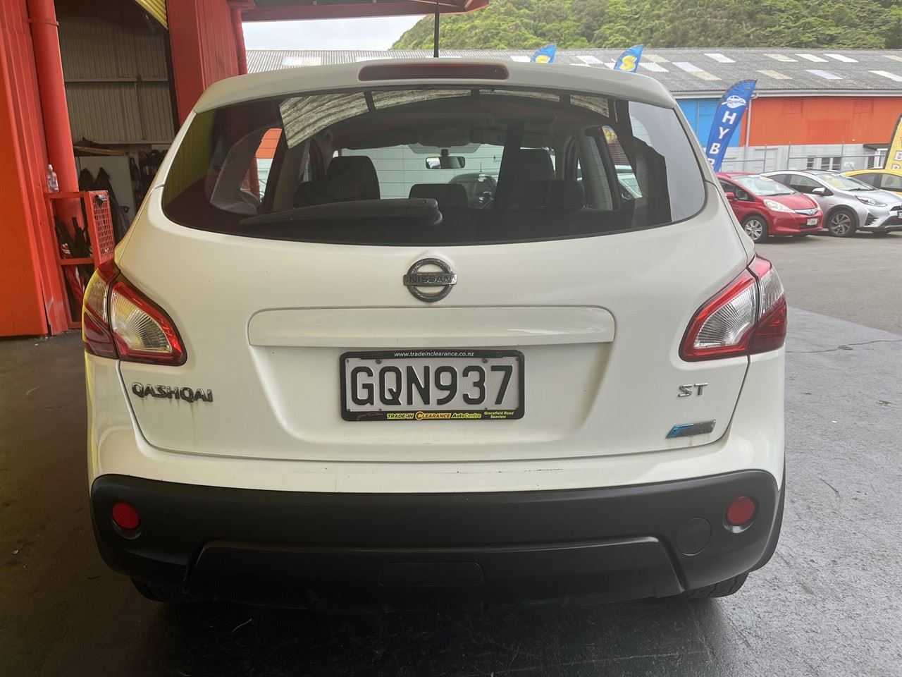 Vehicle image 5